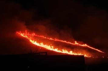 DEFESA CIVIL DE CAXAMBU COMBATE INCÊNDIOS NO FIM DE SEMANA PROLONGADO