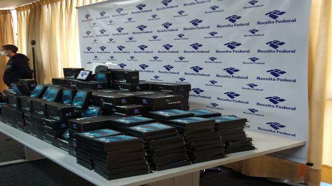 CAXAMBU RECEBE DOAÇÃO DE MICROCOMPUTADORES DA RECEITA FEDERAL