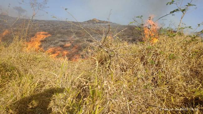 DEFESA CIVIL DE CAXAMBU ATIVA NO COMBATE A INCÊNDIOS PROVOCADOS POR QUEIMADAS IRREGULARES