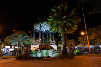 NOVA ILUMINAÇÃO NO CORETO DA PRAÇA XVI DE SETEMBRO