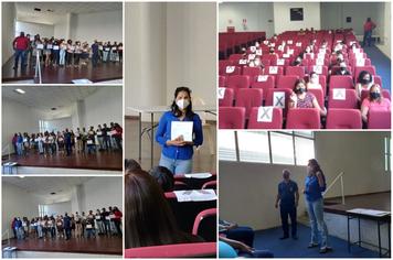 NOVOS FORMANDOS RECEBEM CERTIFICADOS