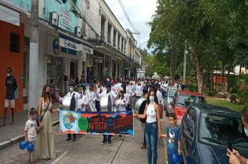 APAE DE CAXAMBU PROMOVE PASSEATA PELO DIA DE CONSCIENTIZAÇÃO SOBRE O AUTISMO