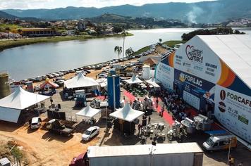 REPRESENTANTES DE CAXAMBU VISITAM FEIRA DA INDÚSTRIA LÁCTEA EM LAMBARI