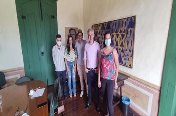 DIREÇÃO DA ESCOLA MUNICIPAL DE MÚSICA VISITA FAOP PARA FIRMAR PARCERIAS