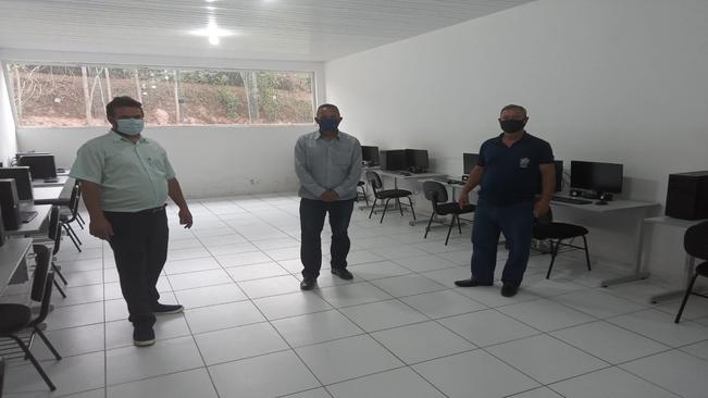 REPRESENTANTES DA PREFEITURA DE BAEPENDI CONHECEM PROJETOS DA CENTRAL DE INCLUSÃO PRODUTIVA