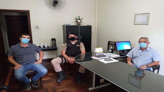EXECUTIVO MUNICIPAL SE REÚNE COM POLÍCIA MILITAR