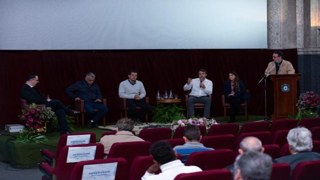 CONFERÊNCIA CAXAMBU COMEÇA COM DEBATE SOBRE GESTÃO AMBIENTAL PÚBLICA