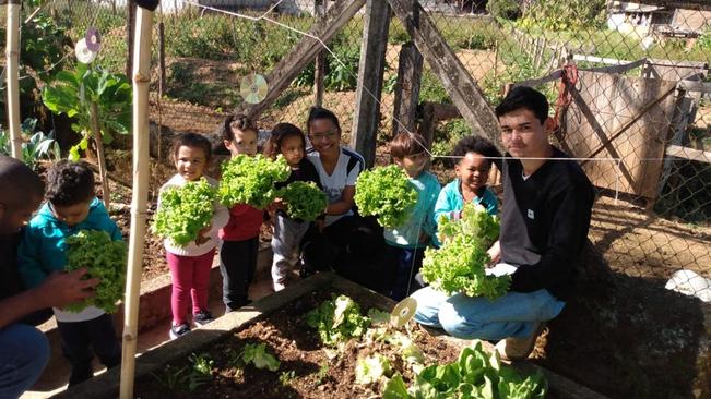 PROJETO HORTA ESCOLAR NO CAXAMBU VELHO