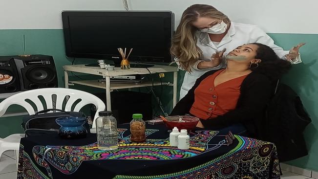 VIVÊNCIA DAS PRÁTICAS INTEGRATIVAS E COMPLEMENTARES EM SAÚDE