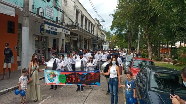 APAE DE CAXAMBU PROMOVE PASSEATA PELO DIA DE CONSCIENTIZAÇÃO SOBRE O AUTISMO