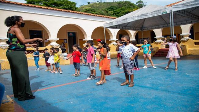 ESCOLA MUNICIPAL PADRE CORREIA DE ALMEIDA PROMOVE EVENTO SOBRE A PRESERVAÇÃO DA ÁGUA