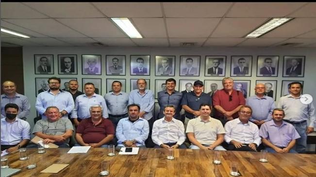 REUNIÃO COM O DIRETOR GERAL DO DER-MG DEBATE CONDIÇÕES DE RODOVIAS DA REGIÃO