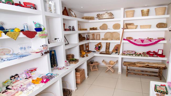 APOIO AOS ARTESÃOS DE CAXAMBU